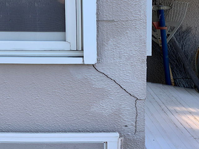 塗装は外壁の亀裂や破損に有用な修理ではありません