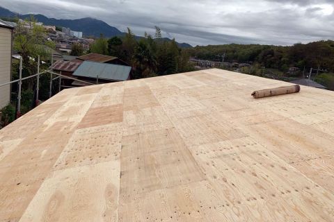 西湘支店ができるまで 9.屋根防水シートの貼付け・屋根葺き